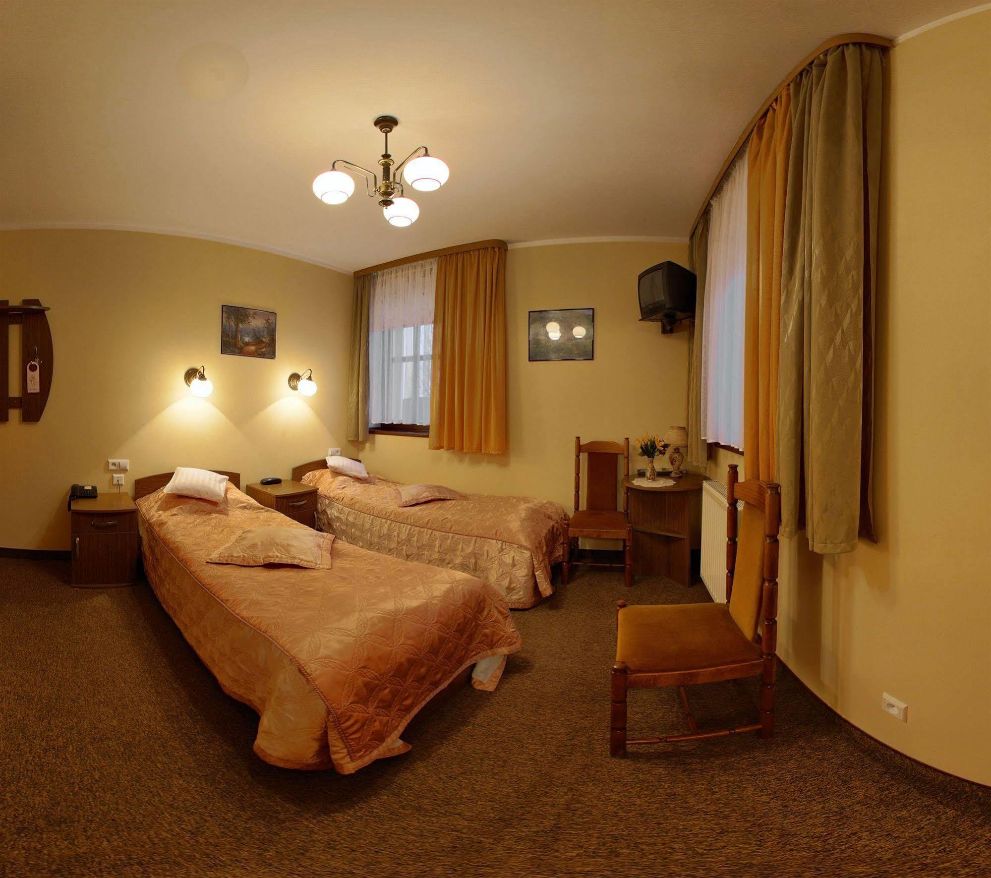 Hotel Restauracja Podzamcze Щецин Экстерьер фото