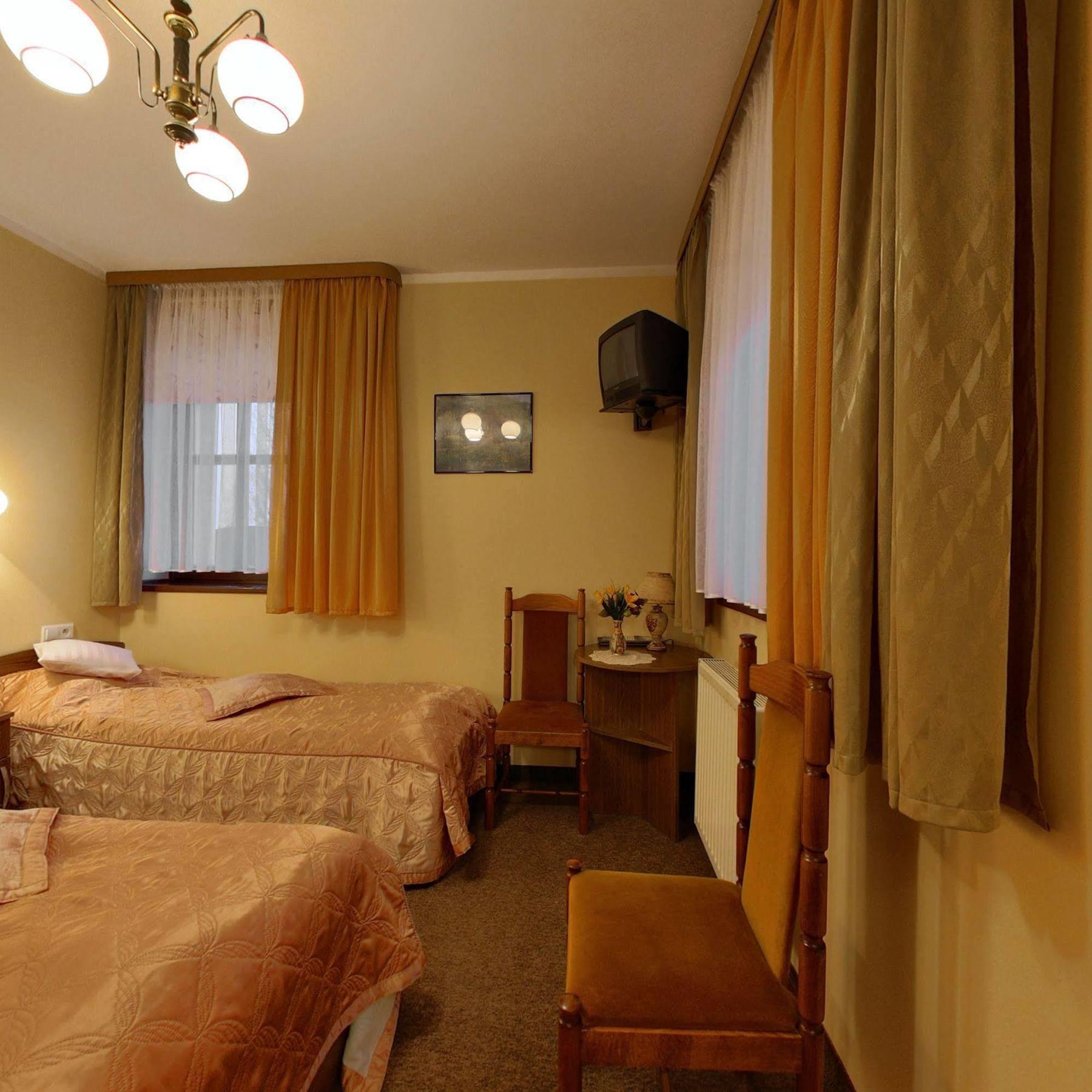 Hotel Restauracja Podzamcze Щецин Экстерьер фото
