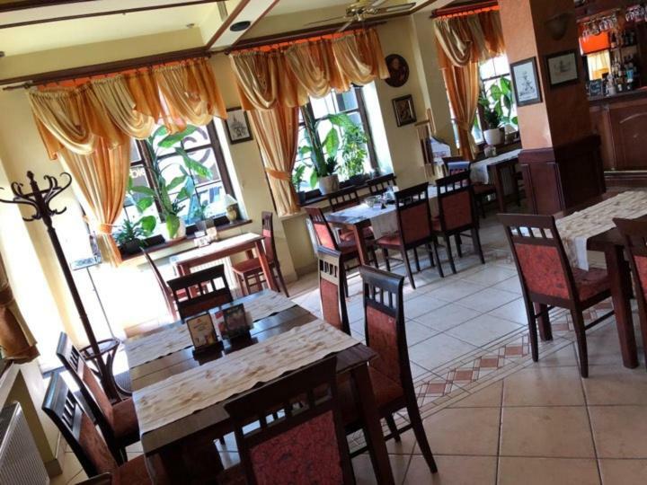 Hotel Restauracja Podzamcze Щецин Экстерьер фото